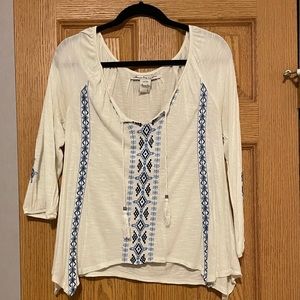 American Rag v-neck long sleeve shirt size L